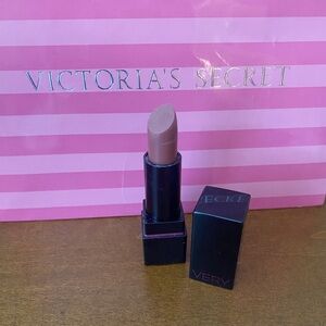 Victoria's Secret Very Sexy Pink Lipstick in Exhibitionist *Rare color